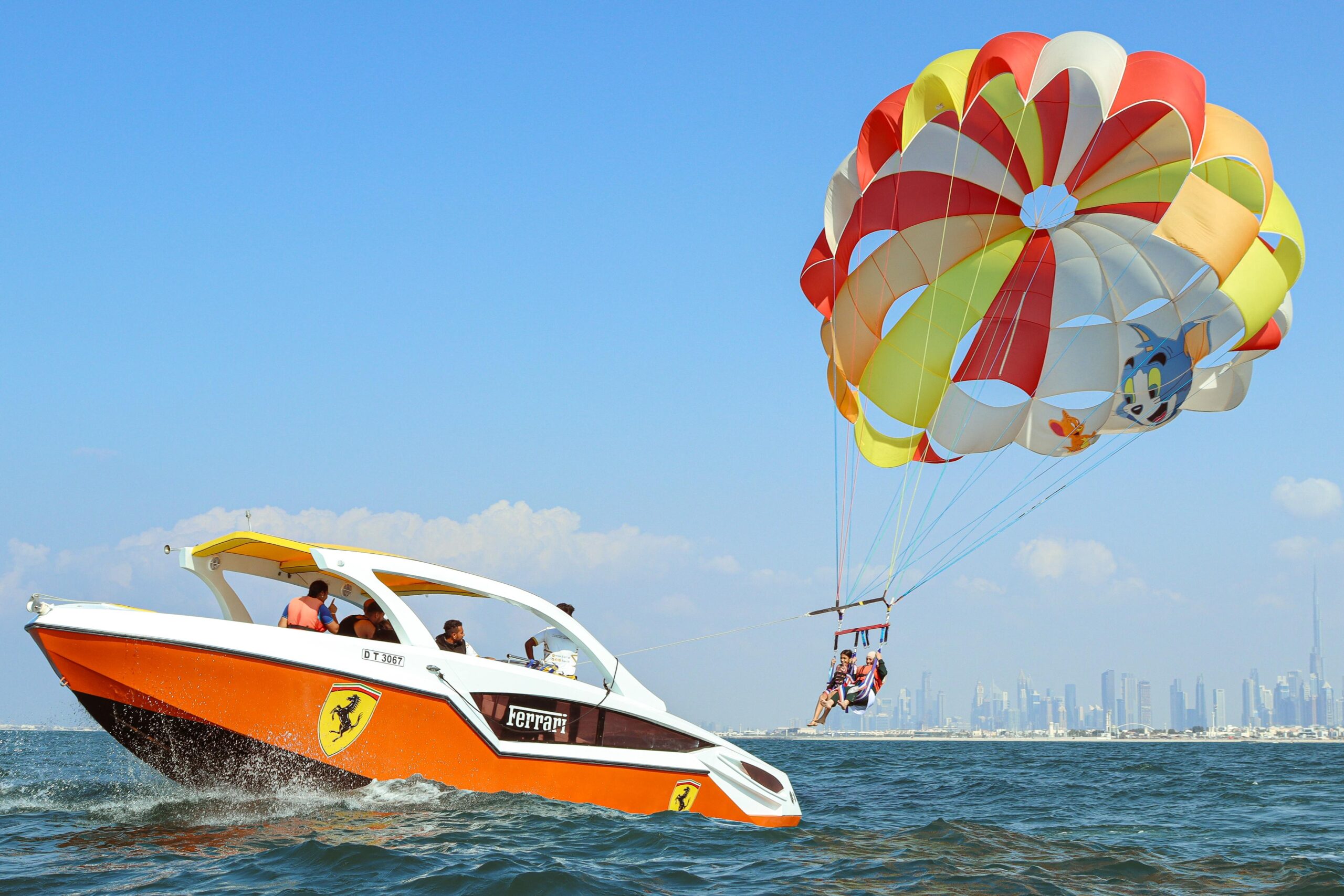 parasailing in Dubai